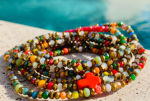 Sautoir multicolore en perles de verre fines